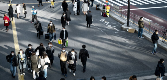 tokyo-people-traveling-street